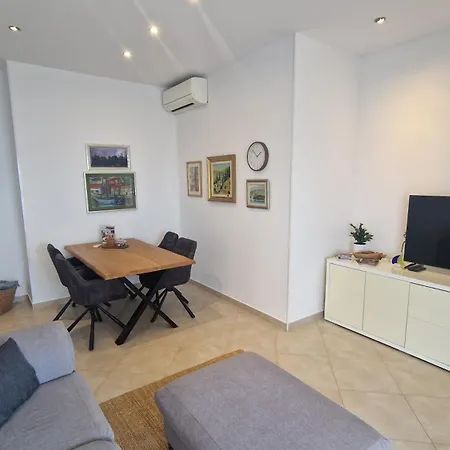 Apartment Mara *