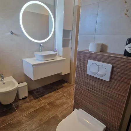 Apartment Apartment Mara Orasac